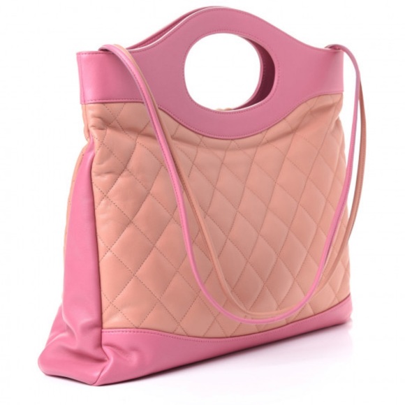 CHANEL RUNWAY BAG - Picture 7 of 8